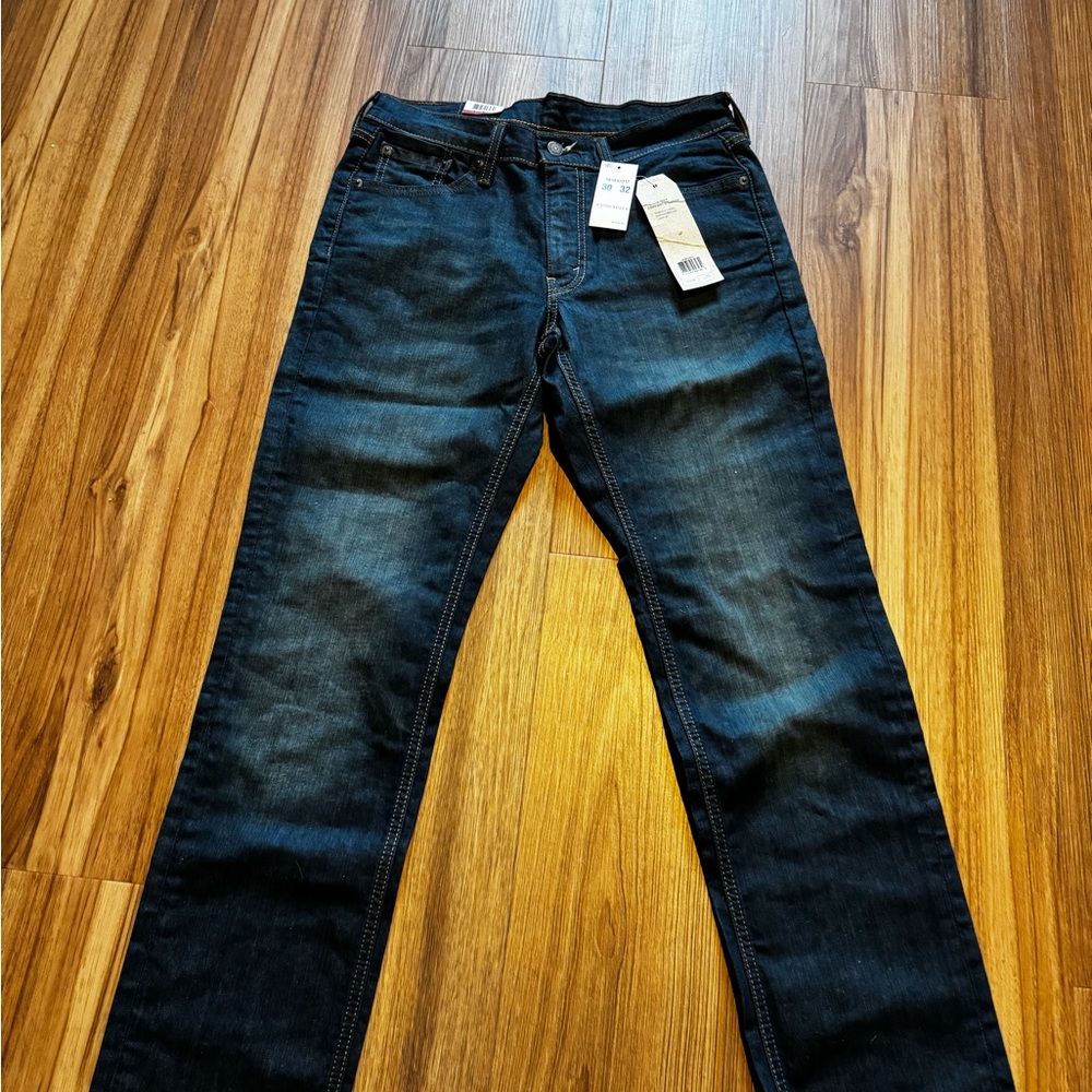 Levi’s Mens 30 32 straight athletic fit dark wash